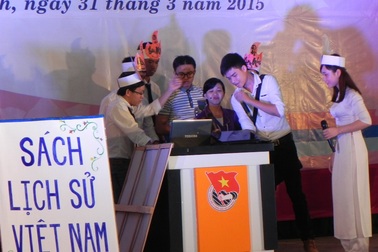 Sinh viên Bình Định hào hứng với Hội thi “Ánh sáng soi đường”