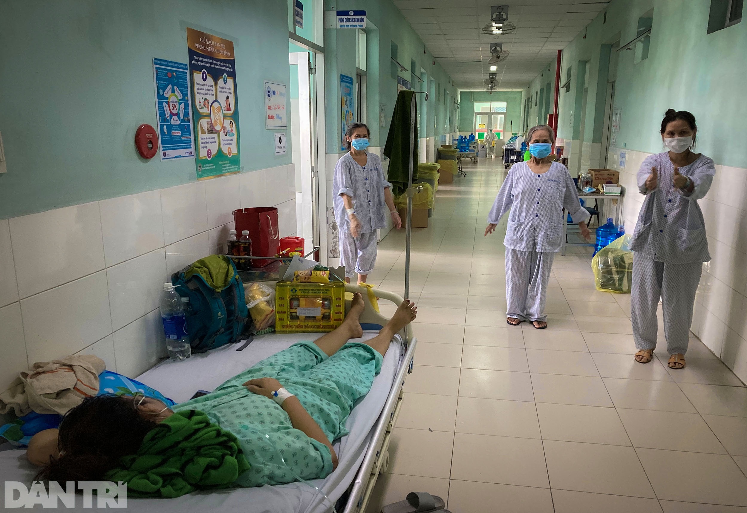 Chàng trai F0 xin làm lao công, gội đầu cho cả khoa điều trị Covid-19 - 13 Chàng trai F0 xin làm lao công, gội đầu cho cả khoa điều trị Covid-19 - 13
