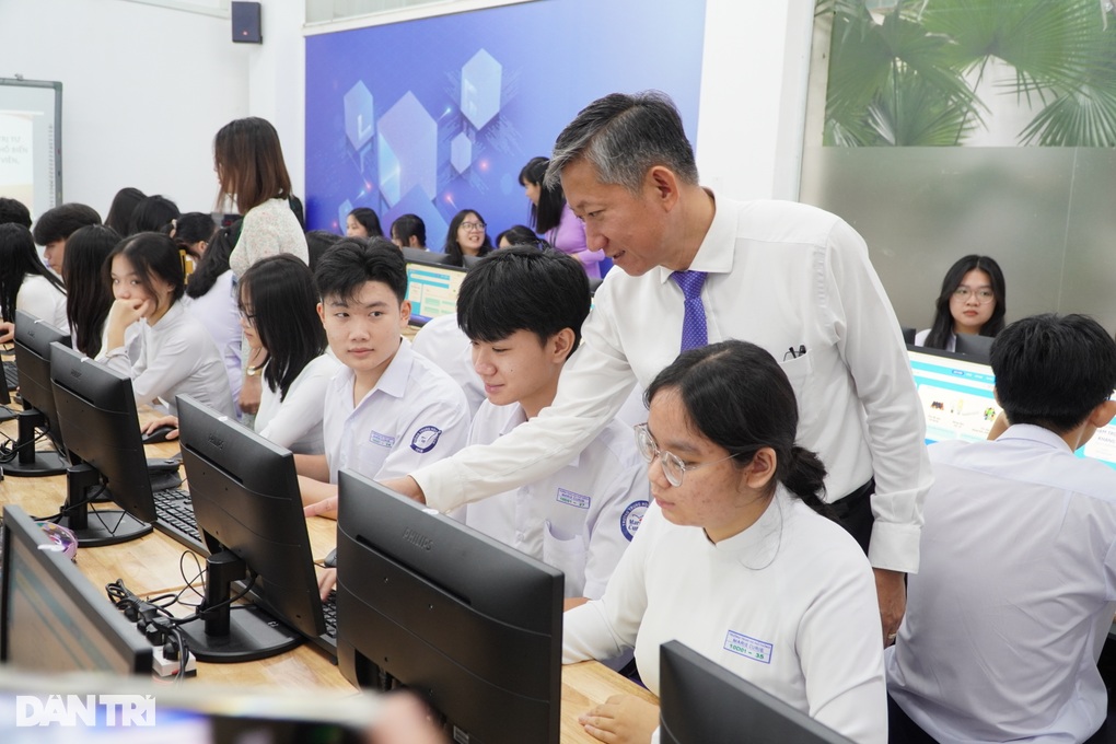 Học sinh TPHCM thi Nét đẹp trường em, dạy văn hóa trên môi trường mạng - 2 Học sinh TPHCM thi Nét đẹp trường em, dạy văn hóa trên môi trường mạng - 2