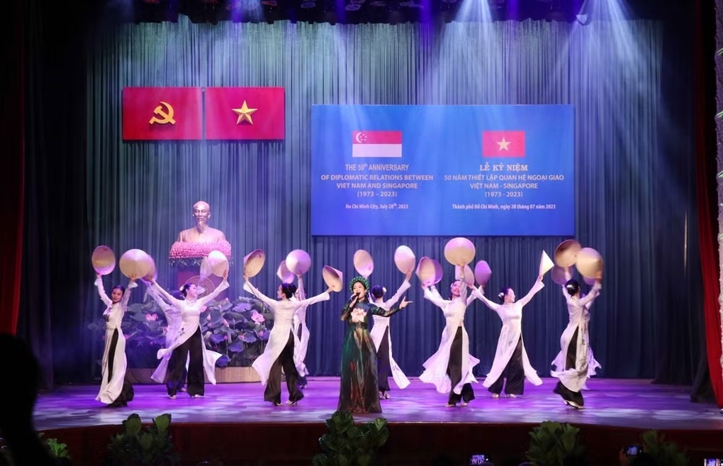Nâng tầm quan hệ Việt Nam - Singapore; khẳng định vai trò, vị thế của Việt Nam - 2