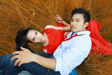 Quý Bình tình tứ bên Kim Phượng 