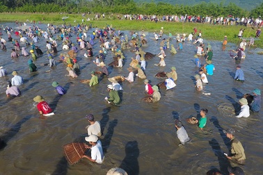 Hút hồn hình ảnh Lễ hội đánh cá Đồng Hoa