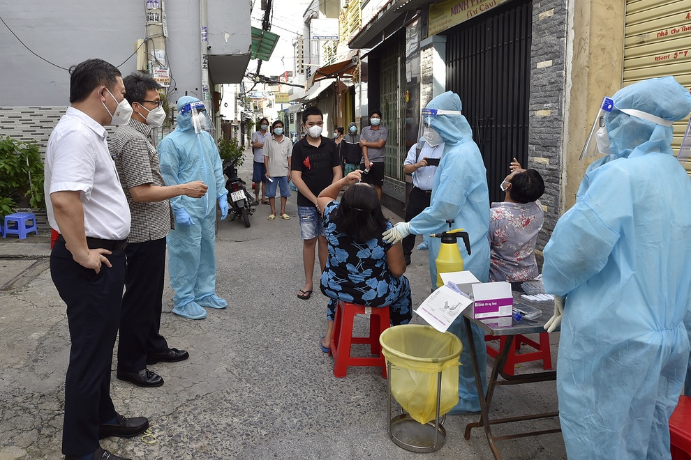 Phó Thủ tướng: Người mắc Covid-19 không triệu chứng chưa phải bệnh nhân! - 1 Phó Thủ tướng: Người mắc Covid-19 không triệu chứng chưa phải bệnh nhân! - 1