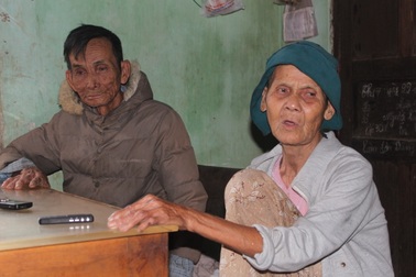 Mẹ già bị ba con trai bỏ rơi: “Xem như tôi bạc phước!”