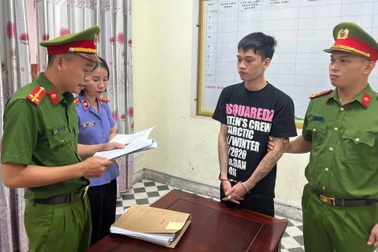 Thanh niên lừa tiền hàng trăm người bằng chiêu trò bán vé xe qua mạng