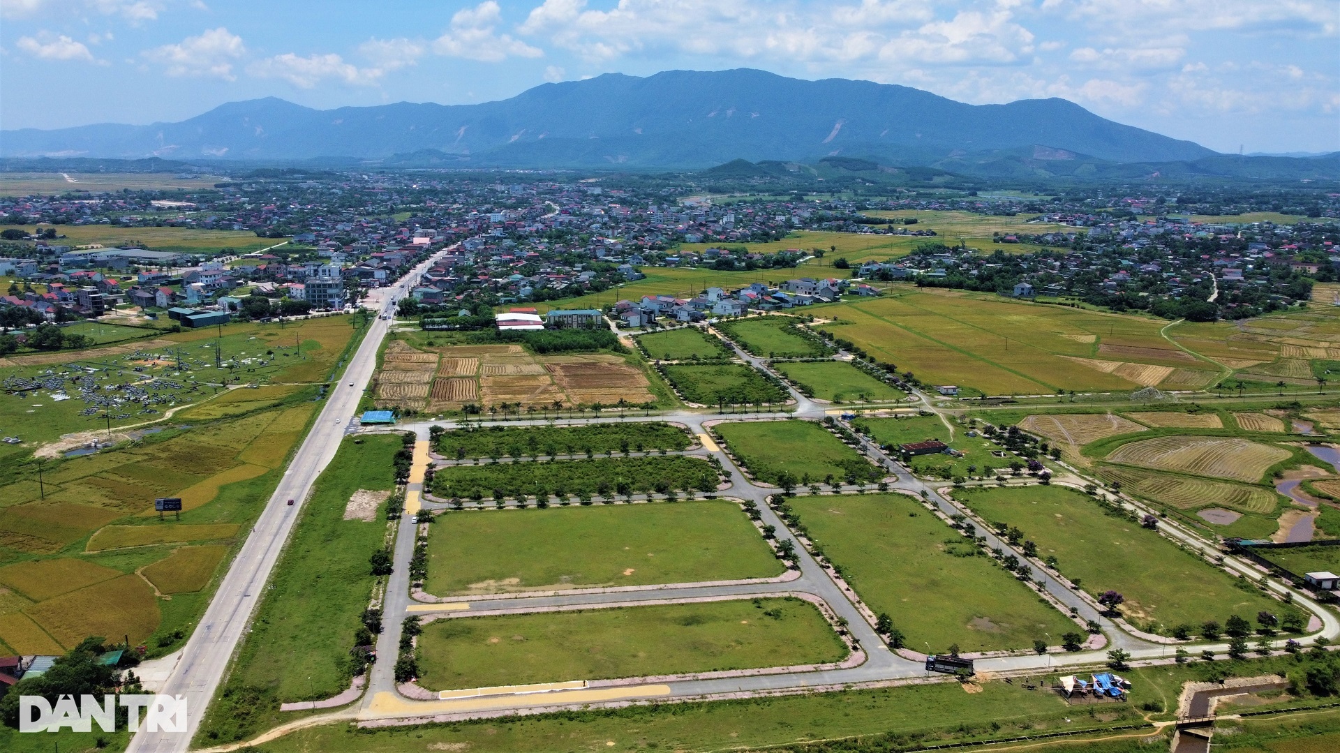 Dự án khu đô thị trăm tỷ gần 10 năm chưa bán được một lô đất - 1 Dự án khu đô thị trăm tỷ gần 10 năm chưa bán được một lô đất - 1