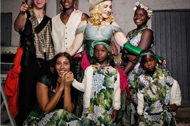 Các vị phụ huynh nổi tiếng nghiêm khắc trong làng sao thế giới