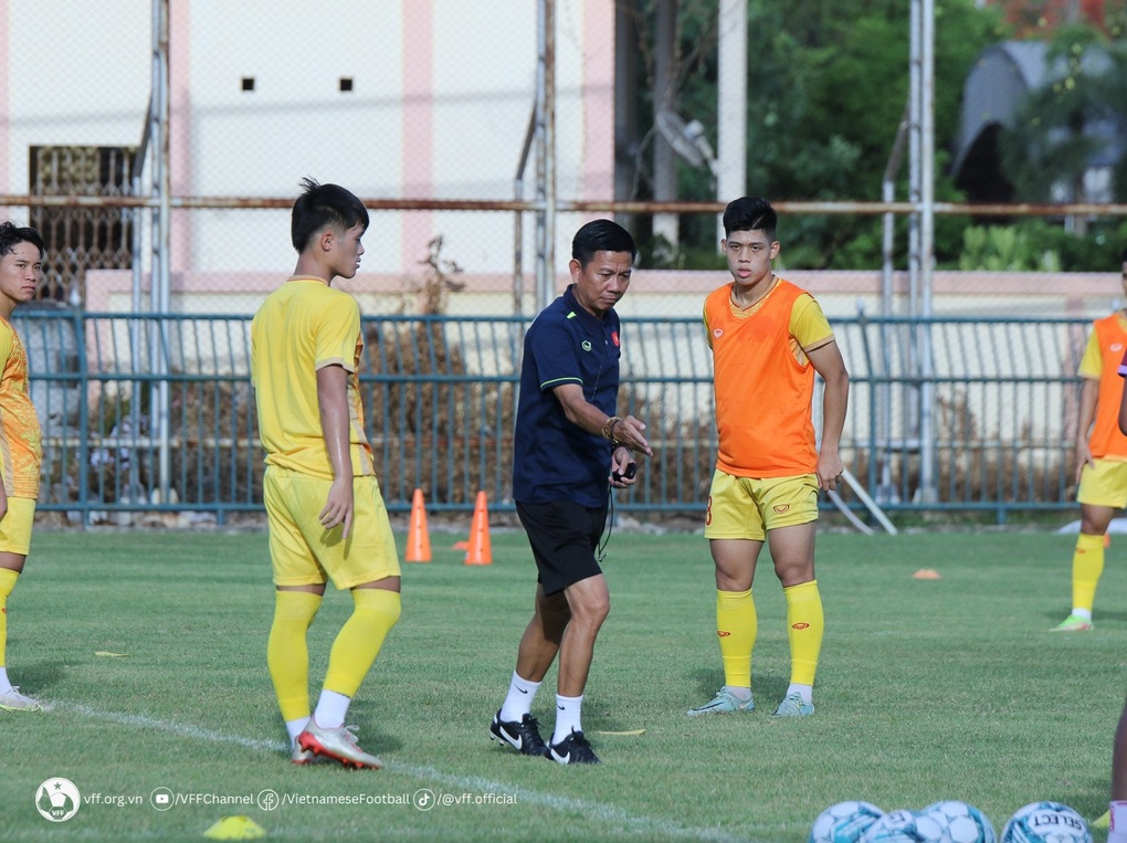 Căng mình tập luyện, U23 Việt Nam tự tin thắng trận ra quân giải Đông Nam Á - 3 Căng mình tập luyện, U23 Việt Nam tự tin thắng trận ra quân giải Đông Nam Á - 3