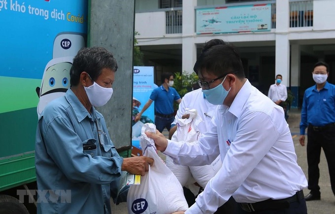 Hà Nội: Chủ động hỗ trợ người lao động, người sử dụng lao động gặp khó khăn do dịch bệnh - Ảnh 1.