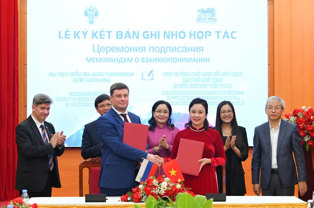 Gìn giữ, lan tỏa giá trị di sản của Chủ tịch Hồ Chí Minh ra thế giới - 2 Gìn giữ, lan tỏa giá trị di sản của Chủ tịch Hồ Chí Minh ra thế giới - 2