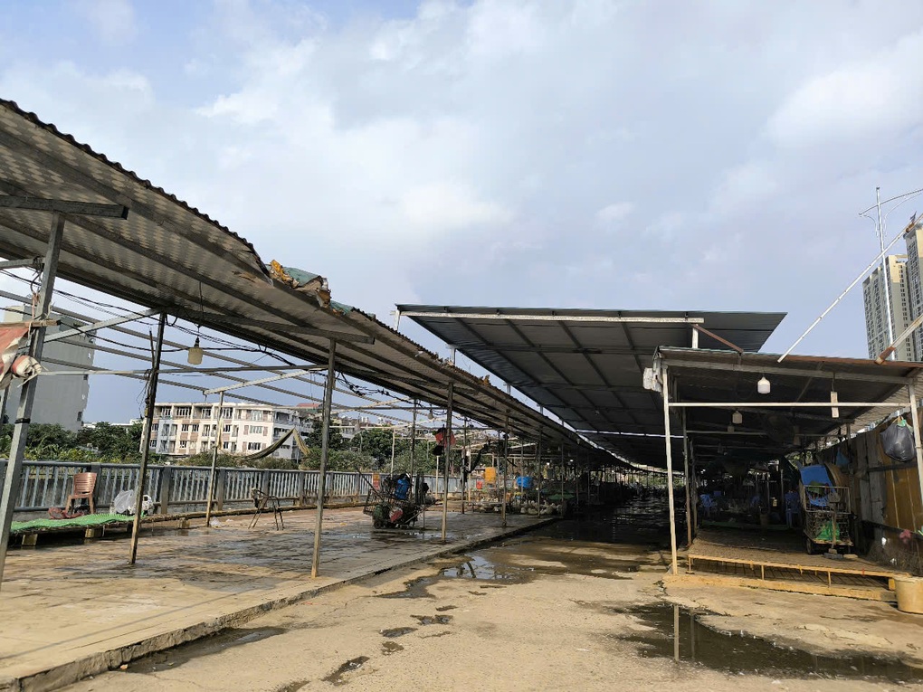 Chợ trái phép ở Hà Nội 10 năm không ai biết: Vẫn hoạt động bất chấp chỉ đạo - 2 Chợ trái phép ở Hà Nội 10 năm không ai biết: Vẫn hoạt động bất chấp chỉ đạo - 2