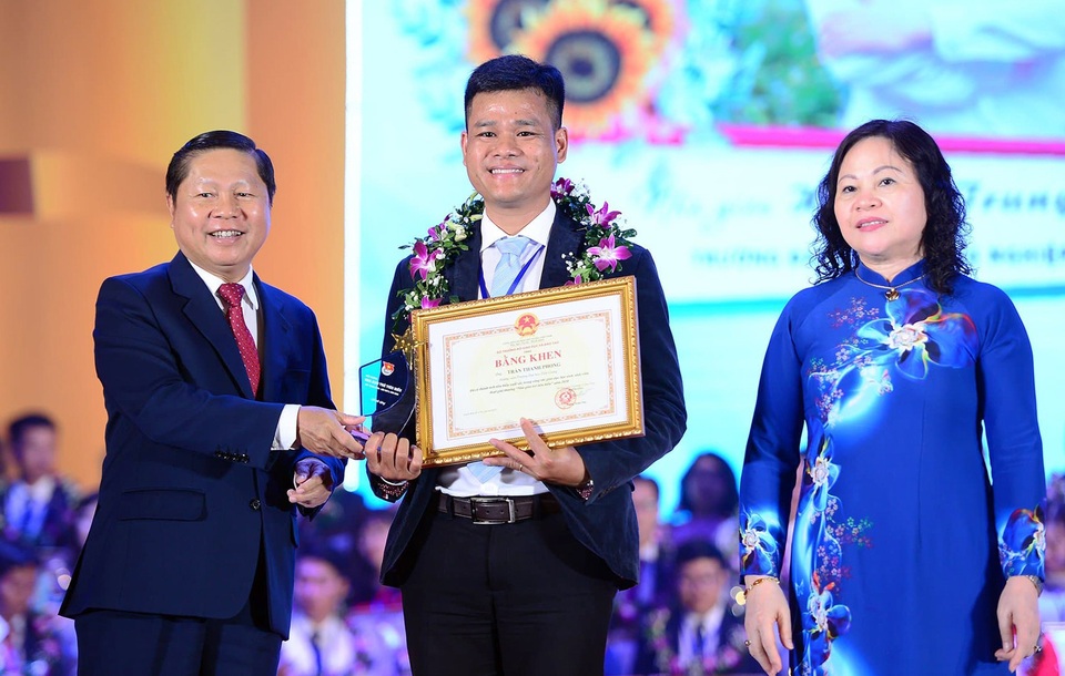 Vinh danh 99 nhà giáo trẻ tiêu biểu cả nước - 3 Vinh danh 99 nhà giáo trẻ tiêu biểu cả nước - 3