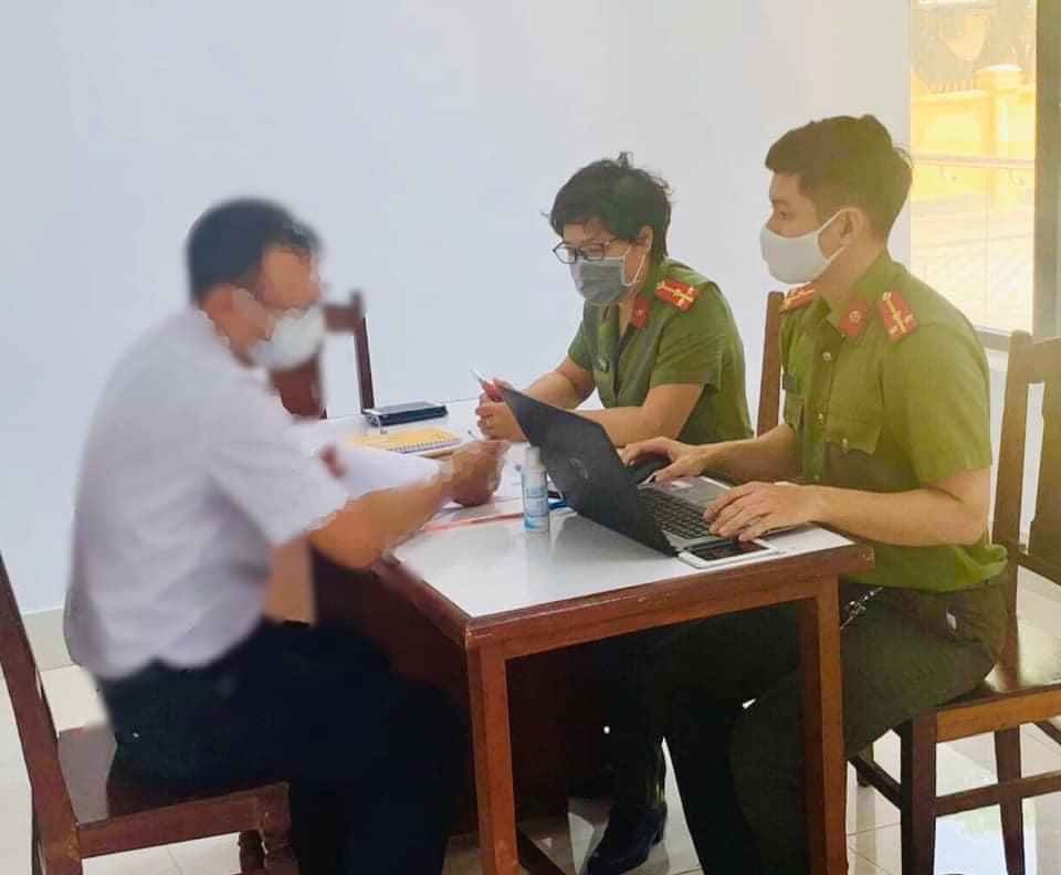 Xúc phạm công an hy sinh khi làm nhiệm vụ, lãnh phạt hơn 12 triệu đồng - 1 Xúc phạm công an hy sinh khi làm nhiệm vụ, lãnh phạt hơn 12 triệu đồng - 1