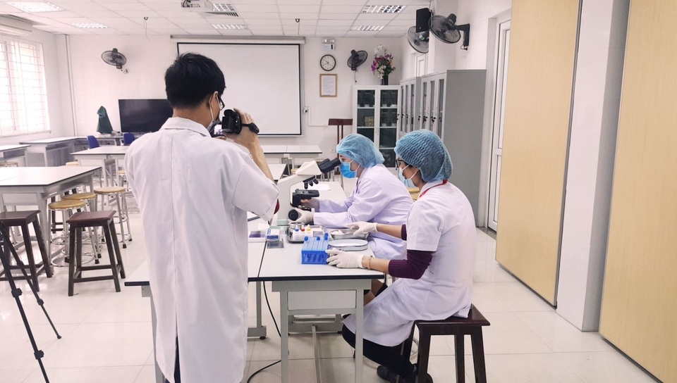 Sinh viên trường Y Việt Nam được nhiều bệnh viện lớn thế giới tiếp nhận - 3 Sinh viên trường Y Việt Nam được nhiều bệnh viện lớn thế giới tiếp nhận - 3