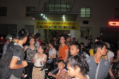 Hàng ngàn khán giả hỗn loạn vì chương trình xiếc “đổ bể”