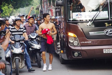 “Running man” là khách mời đặc biệt của Emirates Cup 2013 