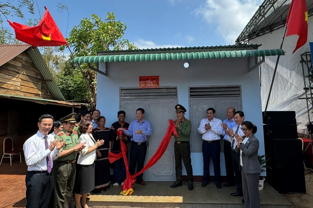 Bộ Công an xây 1.200 căn nhà tặng người nghèo tại Đắk Lắk - 1 Bộ Công an xây 1.200 căn nhà tặng người nghèo tại Đắk Lắk - 1