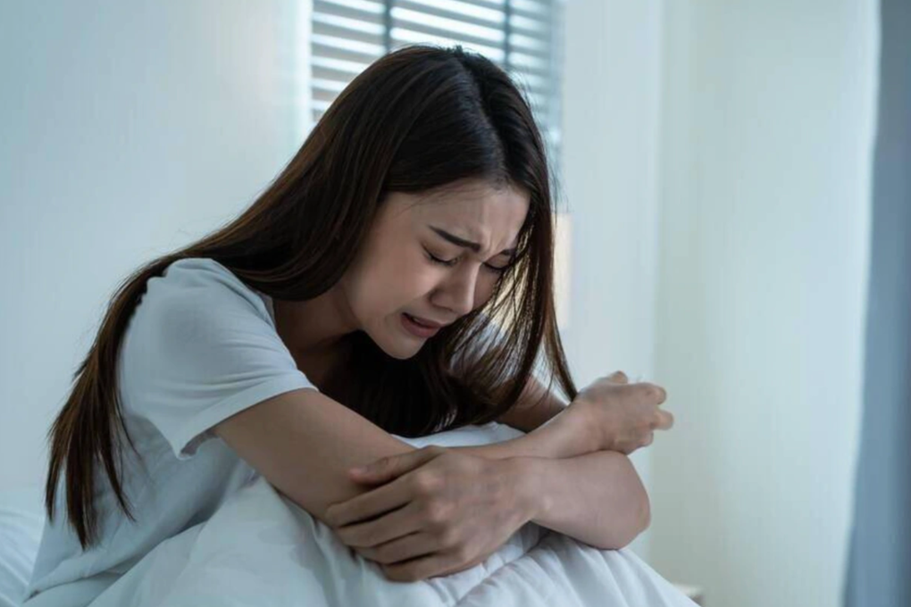 Chồng say nửa đêm lết về nhà, thấy tin nhắn trong điện thoại chồng, vợ chỉ muốn ly hôn - 1 Chồng say nửa đêm lết về nhà, thấy tin nhắn trong điện thoại chồng, vợ chỉ muốn ly hôn - 1