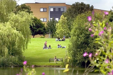 Phỏng vấn học bổng 50% Đại học Leicester & Đại học Royal Holloway, London