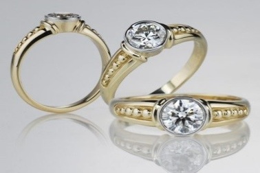 Mua kim cương tặng vỏ kim cương