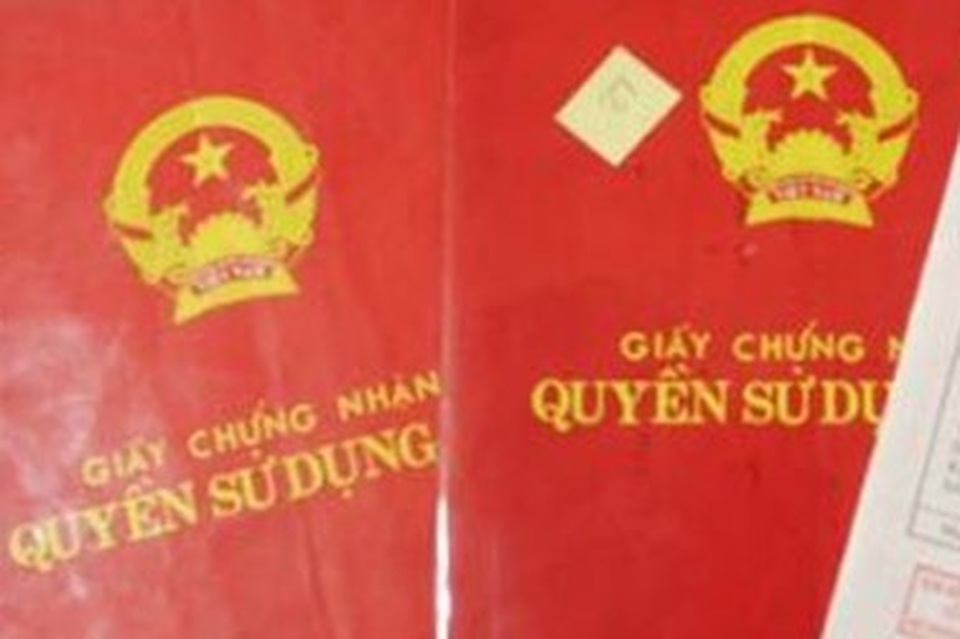Cán bộ thanh tra trộm sổ đỏ của dân, đem đi cầm cố - 1 Cán bộ thanh tra trộm sổ đỏ của dân, đem đi cầm cố - 1