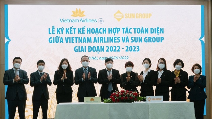 Vietnam Airlines và Sun Group ký kết thỏa thuận hợp tác giai đoạn 2022-2023 trên cơ sở hợp tác chiến lược từ năm 2019.