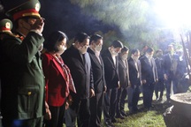 Thủ tướng dâng hương viếng mộ Đại tướng Võ Nguyên Giáp