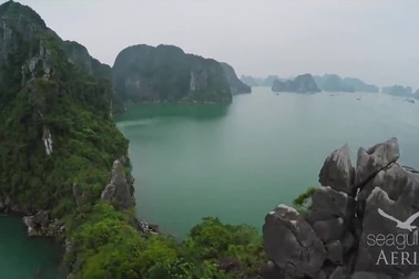 Vẻ đẹp tuyệt vời của vịnh Hạ Long nhìn từ trên cao