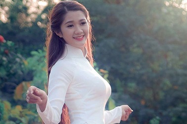 Thiếu nữ Việt "sinh ra để mặc áo dài"