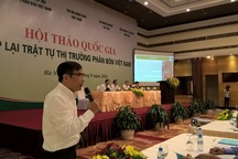 Sản xuất phân bón như ... "múc đất" bán cho nông dân