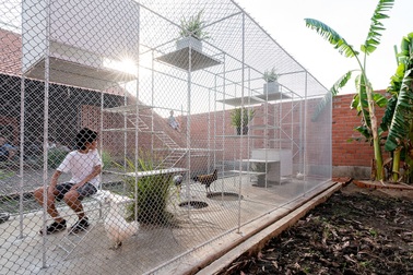 Khám phá chiếc “chuồng gà” độc đáo ở Việt Nam được lên báo nước ngoài