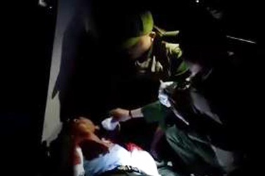 Thiếu úy công an bị đâm trọng thương trong đêm