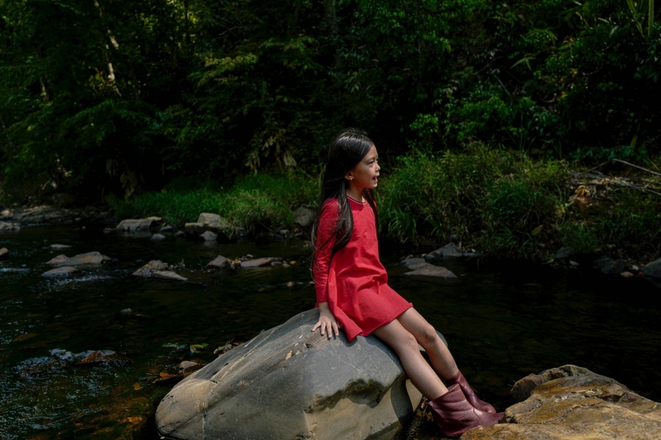 Con gái 7 tuổi của Đoan Trang gây bất ngờ khi hát nhạc Trịnh Công Sơn - 2 Con gái 7 tuổi của Đoan Trang gây bất ngờ khi hát nhạc Trịnh Công Sơn - 2