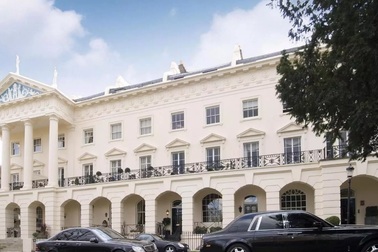 “Đẹp mê mẩn” siêu biệt thự Anh có giá thuê... 3,5 tỷ đồng/tháng