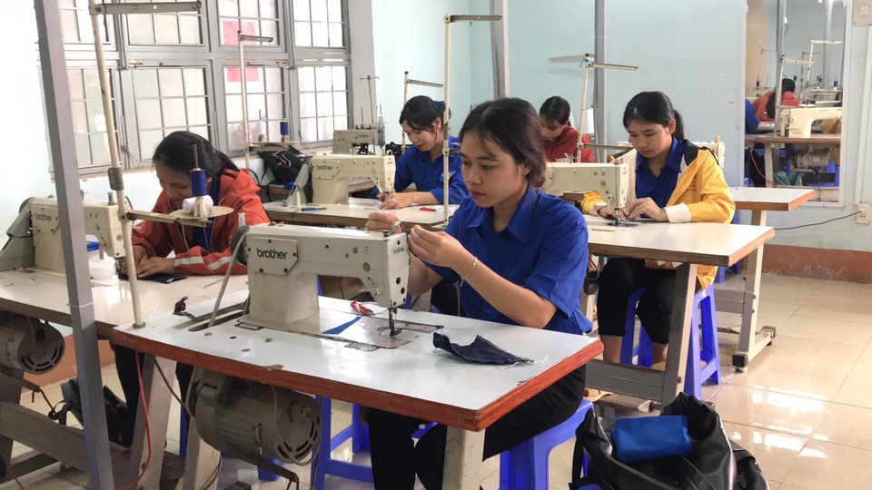 Chọn nghề phù hợp cho học sinh đồng bào dân tộc thiểu số để tránh bỏ học - 2 Chọn nghề phù hợp cho học sinh đồng bào dân tộc thiểu số để tránh bỏ học - 2