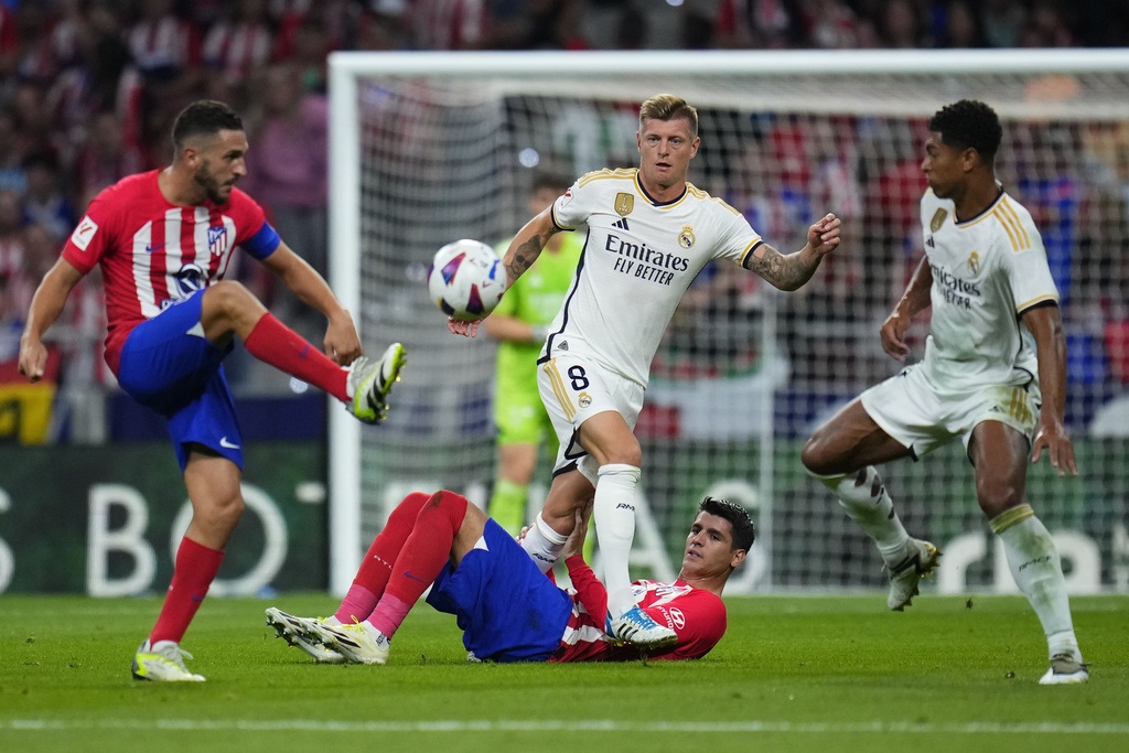 Gục ngã trước Atletico, Real Madrid mất ngôi đầu bảng - 2