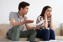 Được bạn trai bao nuôi, tôi như kẻ ngốc khi làm việc cho anh để "trả nợ"