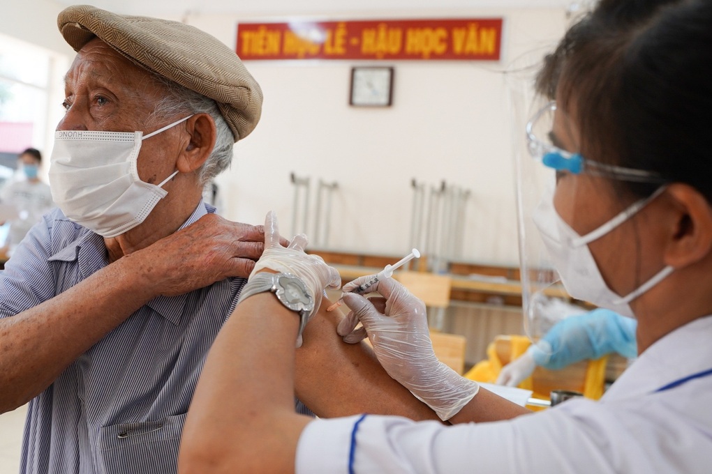 Bao lâu sau tiêm vaccine Covid-19 miễn dịch sẽ suy giảm? - 2 Bao lâu sau tiêm vaccine Covid-19 miễn dịch sẽ suy giảm? - 2