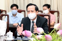 Bộ trưởng Đào Ngọc Dung: Nghiên cứu thẻ tích hợp dữ liệu BHXH, y tế, dân cư