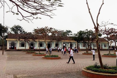 Trường chuẩn đầu tiên “mất chuẩn" vì … xuống cấp