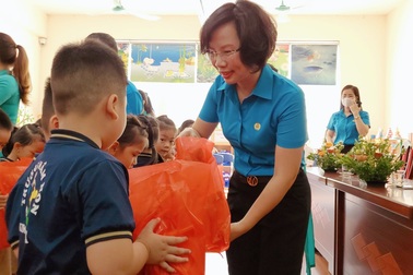 Chú trọng tới năng suất lao động ngay từ việc chăm sóc tốt con công nhân