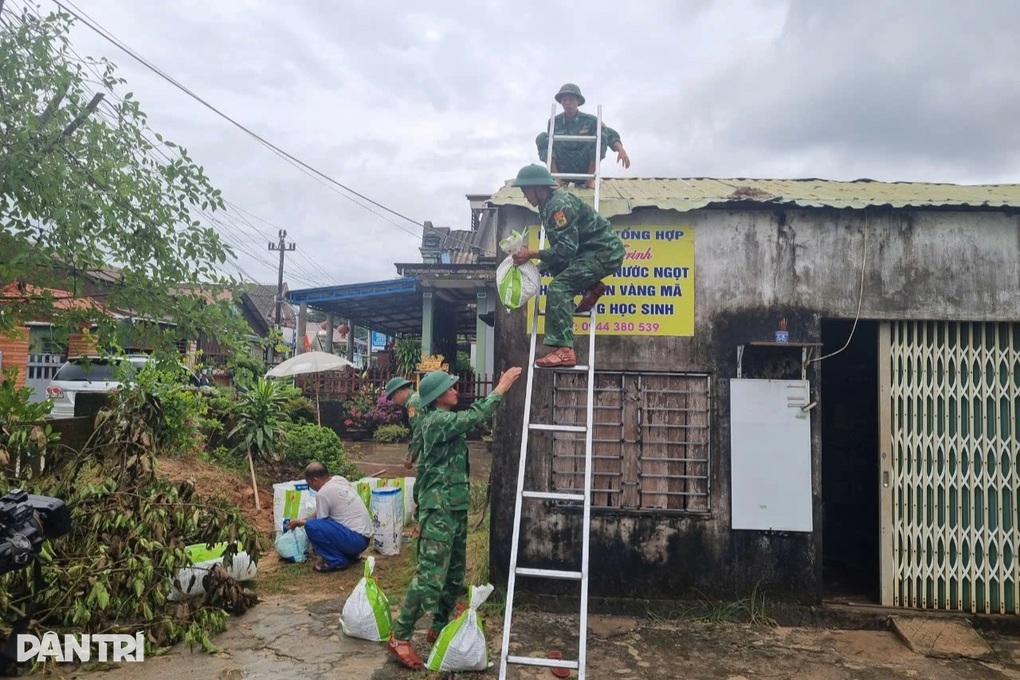 Mưa lũ chia cắt nhiều nơi, Quảng Trị lên kịch bản sơ tán hàng ngàn hộ dân - 3 Mưa lũ chia cắt nhiều nơi, Quảng Trị lên kịch bản sơ tán hàng ngàn hộ dân - 3