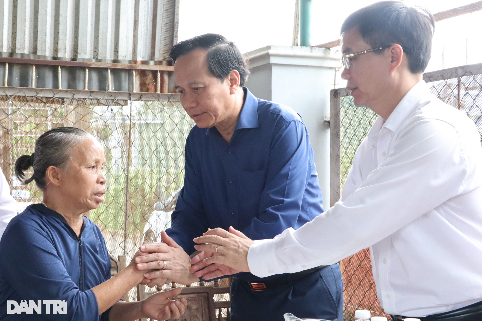 Trưởng ban Nội chính Trung ương thăm hỏi các gia đình liệt sỹ tại Đắk Lắk - 6 Trưởng ban Nội chính Trung ương thăm hỏi các gia đình liệt sỹ tại Đắk Lắk - 6