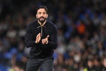 HLV Amorim tiếc nuối khi Man Utd không thắng Real Sociedad