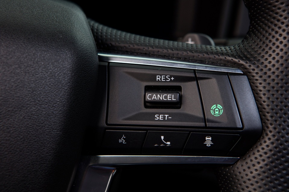 Mitsubishi Outlander 2022 ghi điểm về thiết kế, bị trừ điểm động cơ - 40 Mitsubishi Outlander 2022 ghi điểm về thiết kế, bị trừ điểm động cơ - 40