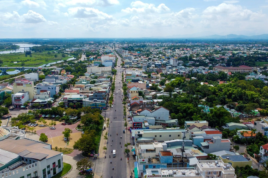Quảng Nam nghe ý kiến chuyên gia để xây dựng đô thị ven biển, ven sông - 1 Quảng Nam nghe ý kiến chuyên gia để xây dựng đô thị ven biển, ven sông - 1