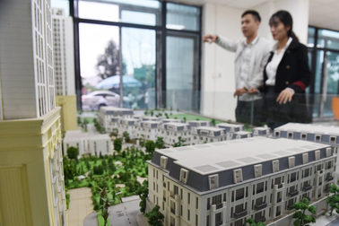 Môi giới bất động sản sắp hết thời mua bán lòng vòng, phủi tay chạy làng