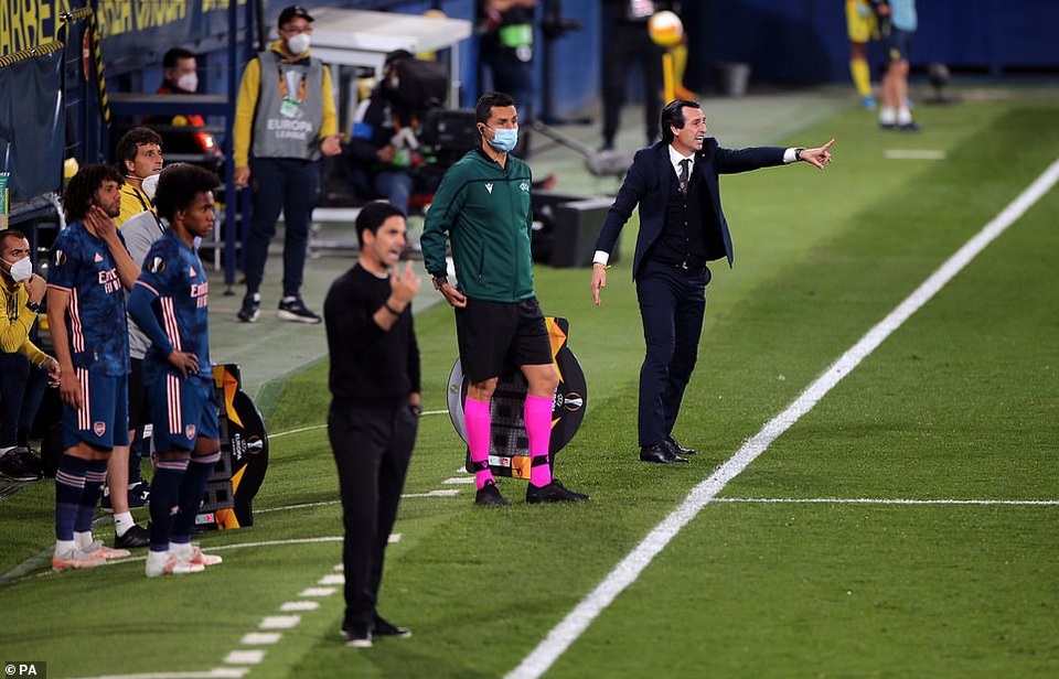 Arsenal gục ngã trước Villarreal trong trận cầu mưa thẻ phạt - 9 Arsenal gục ngã trước Villarreal trong trận cầu mưa thẻ phạt - 9