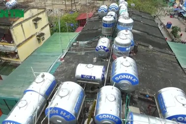 Hà Nội: Mối họa "bom nước" trên đầu người dân ở chung cư cũ
