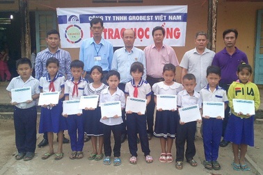 Trao 220 suất học bổng Grobest đến học sinh nghèo Sóc Trăng